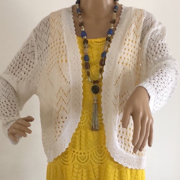 SWEET KIZZ White Lace open Bolo Cardigan. Perfect for final accent in Lace. - Picture 4 of 7
